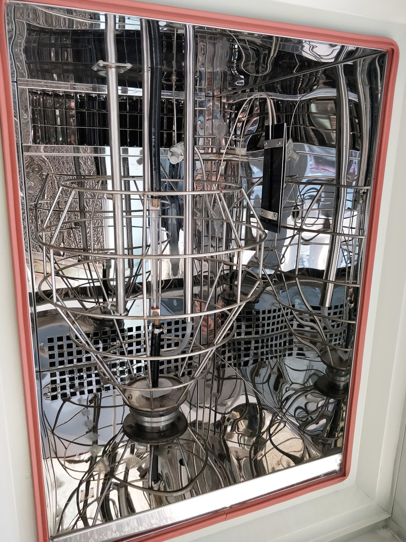 氙灯耐候试验箱测试产品区
