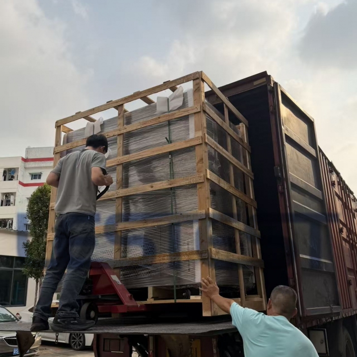 <strong>年前订货 年后履约‖莱思恒温箱顺利出货</strong>