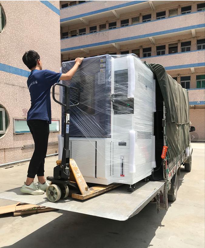  225L可程式恒温恒湿试验箱交付深圳集成电路公司